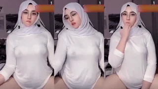 Bokep Indo BabyPanda Andini Hijab Putih Viral 01