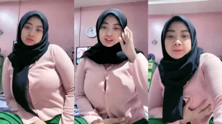 Bokep Indo Live Salsa Hijab Remas Tetek