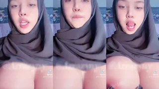 Bokep Indo Tiktokers Hijaber Cantik Toge Sange